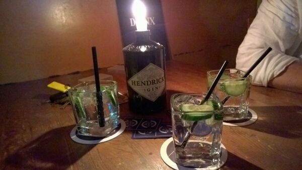 Gin Tonic (mit Hendricks und Gurke)